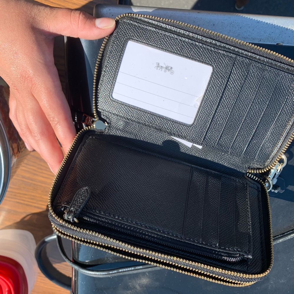 Coach wallet - Picture 2 of 3